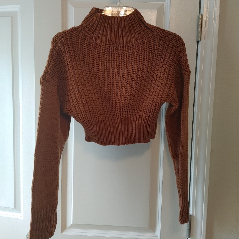 Rust Crop knit turtleneck sweater sz M